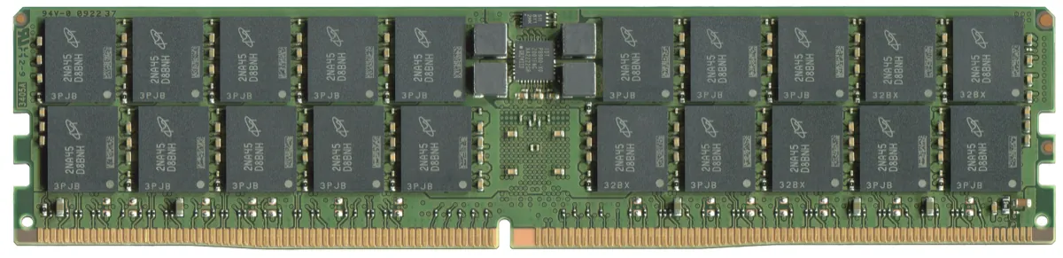 Un módulo de memoria para servidor Micron DDR5-4800 ECC RDIMM de 64 GB con 20 chips de memoria sobre una placa verde